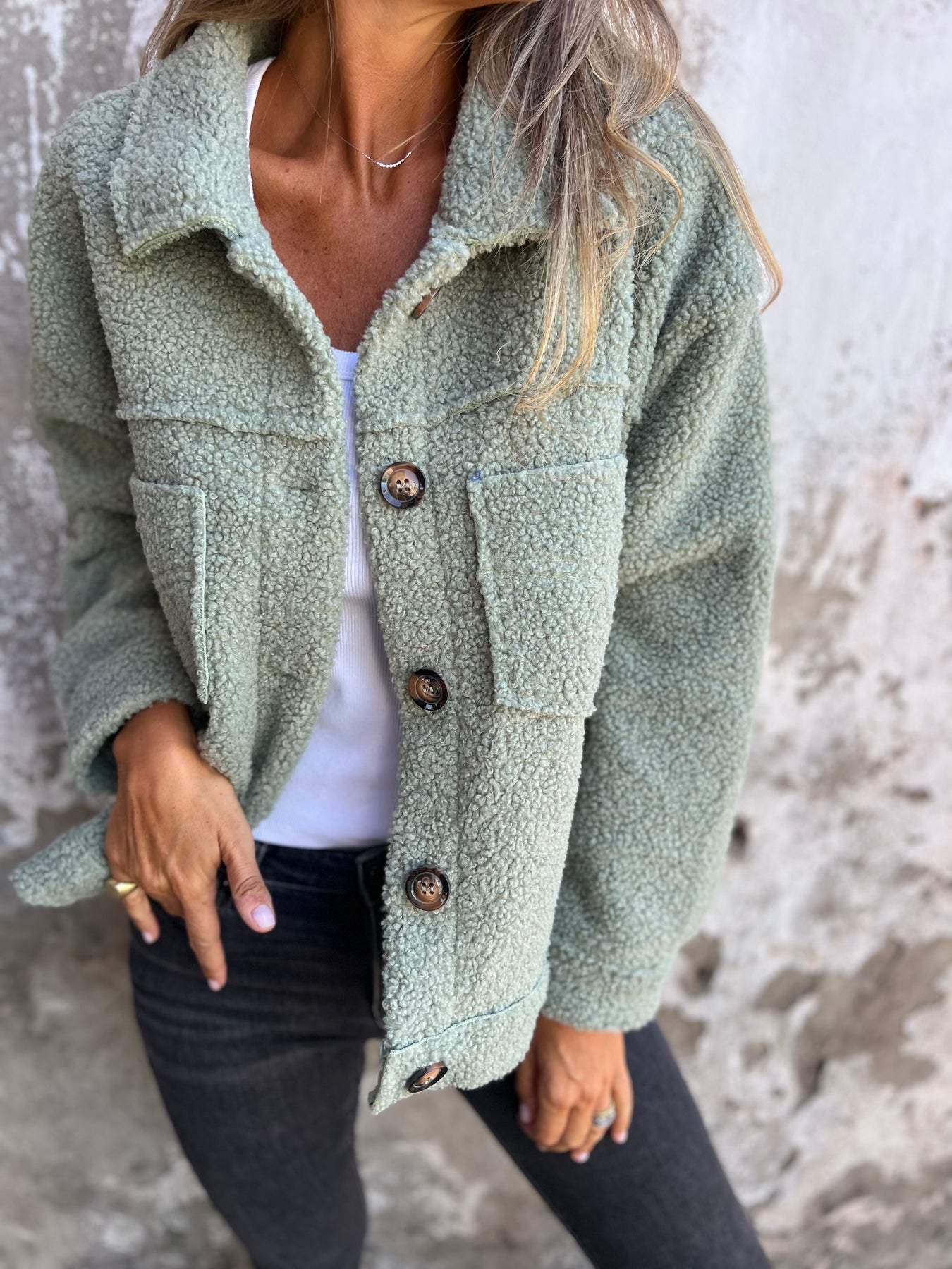 CLARA | CROPPAD JACKE MED VARME SLEGG FOR KVINNER